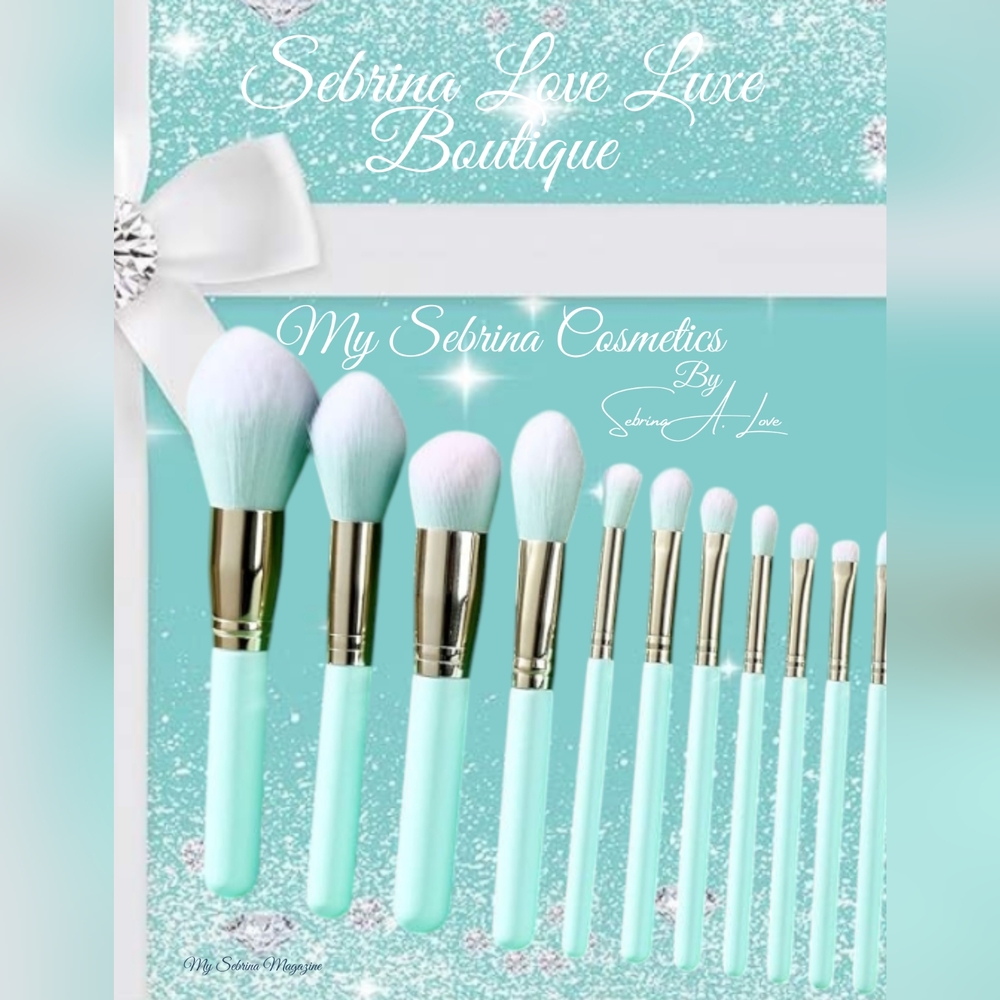 Mint Blue/Green Makeup Brushes (Makeup not included)